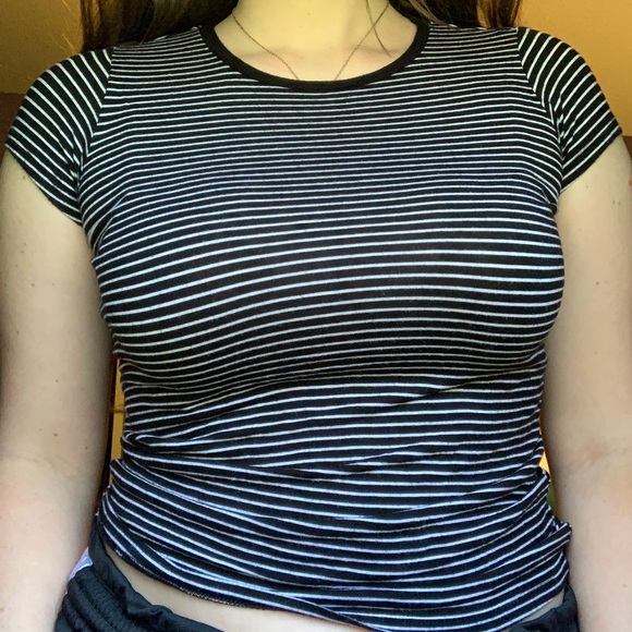 T shirts - Picture 2 of 4